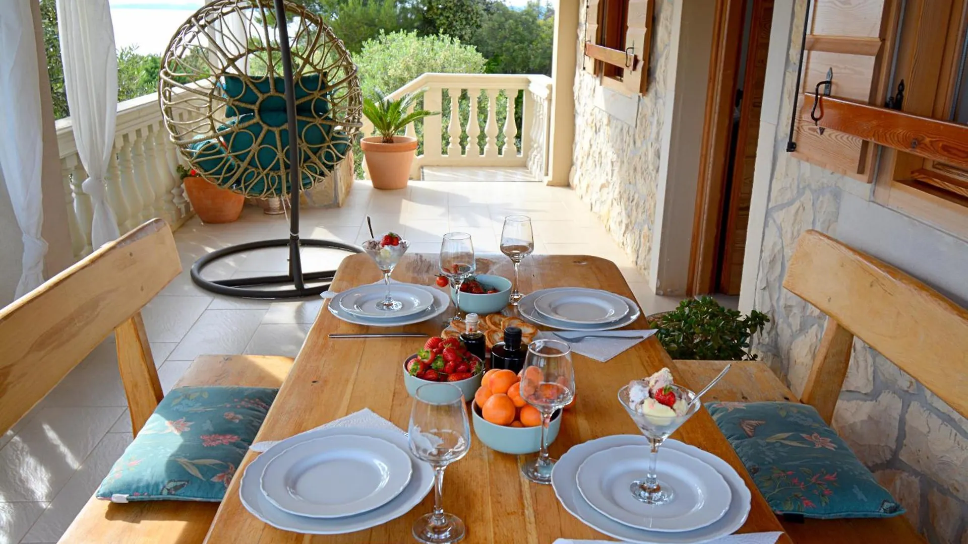 Holiday home Robinson House Bosiljka